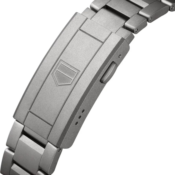 TAG Heuer Aquaracer titanium bracelet clasp.