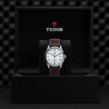 TUDOR 1926 M91550-0010 with an embossed opaline dial, date window and polished steel case
