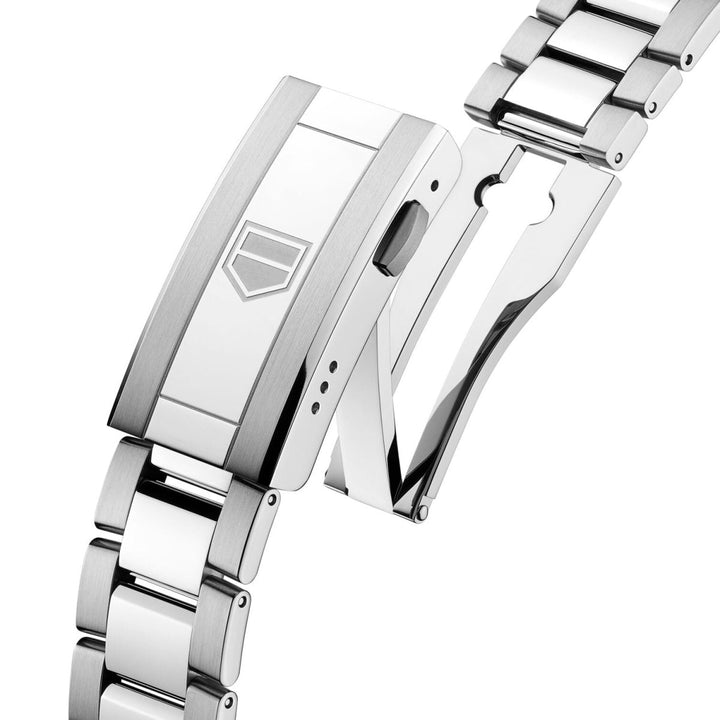 TAG Heuer Aquaracer Professional 200 Solargraph WBP1117.BA0047 with blue sunray dial and stainless steel bracelet
