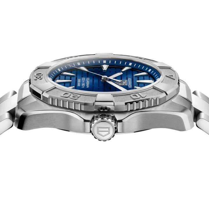 TAG Heuer Aquaracer Solargraph TH50-00 watch powered by light with blue dial and stainless steel construction