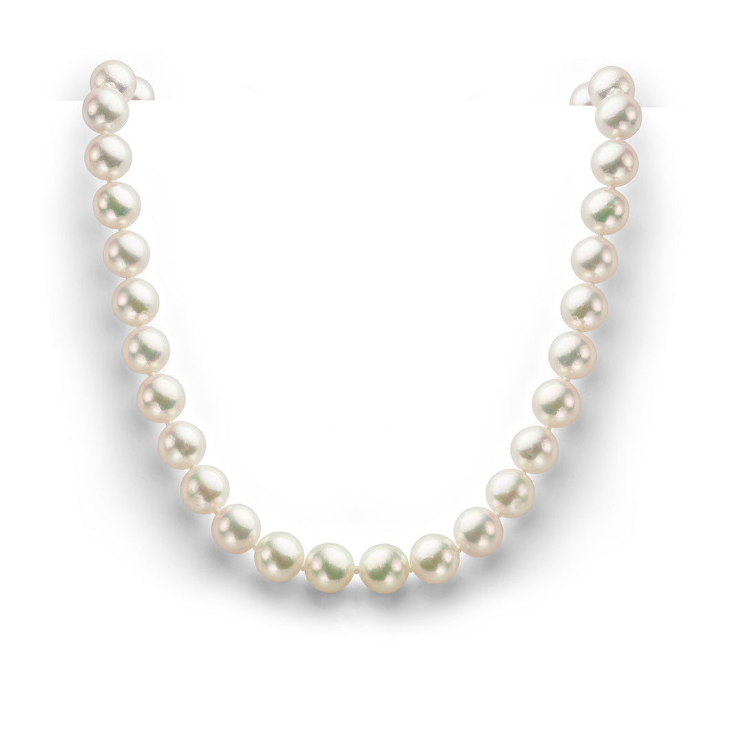Single row of uniform cultured pearls